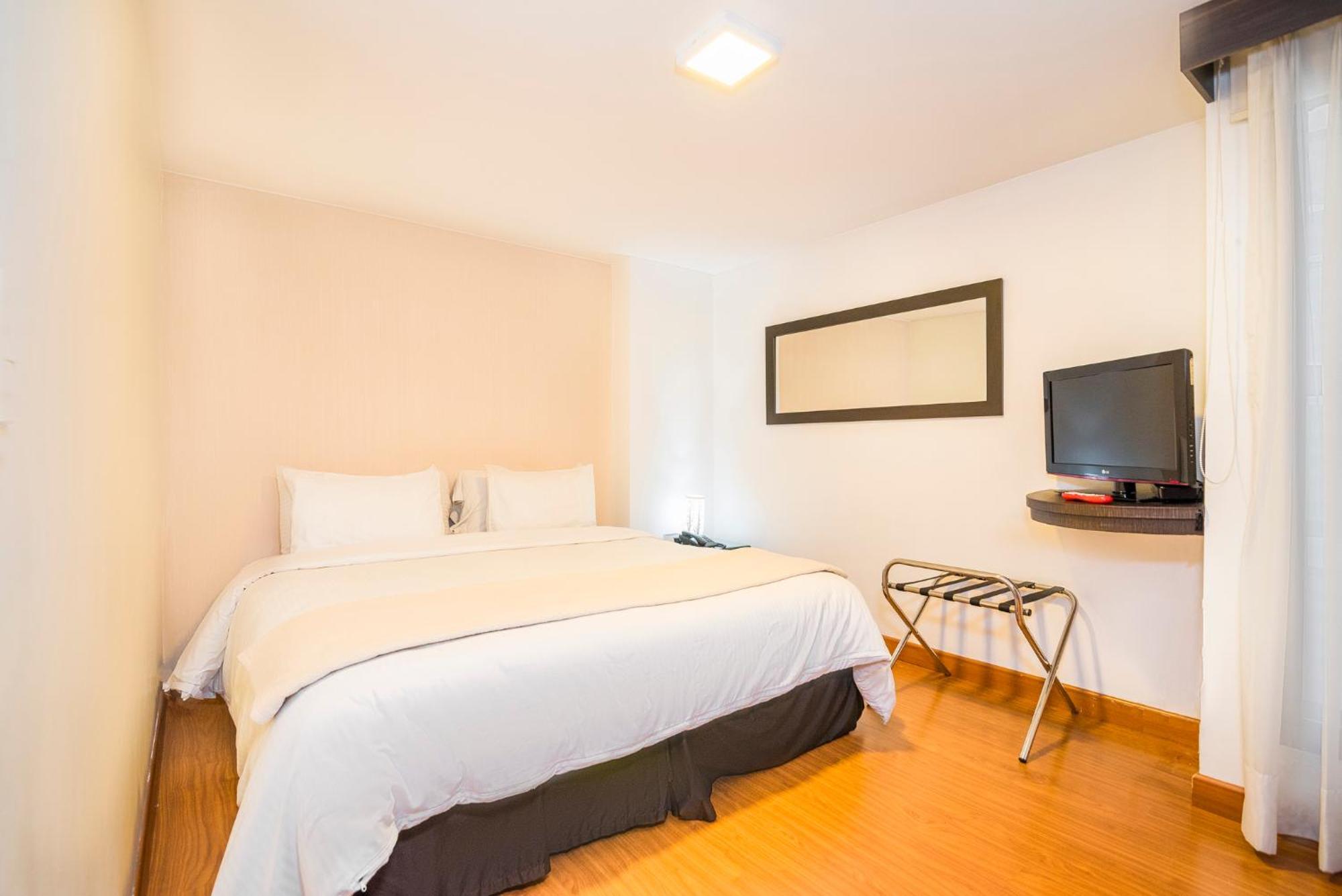 Lloyds Apartasuites Parque 93 보고타 외부 사진