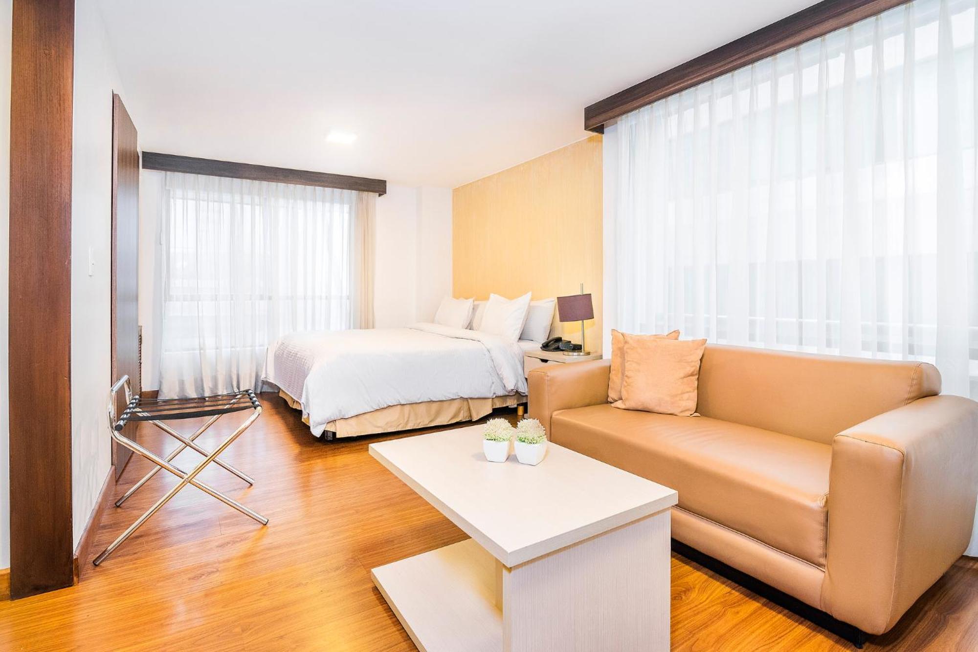 Lloyds Apartasuites Parque 93 보고타 외부 사진